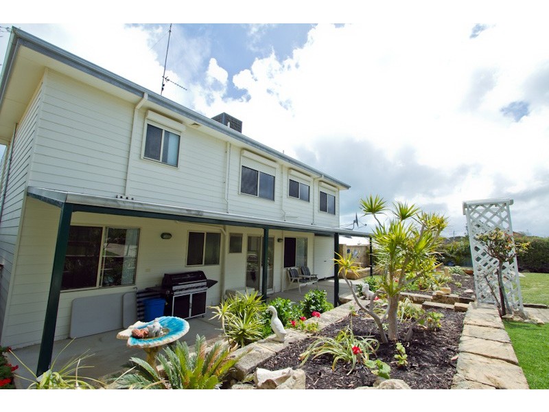 14 Larwood Elbow, Seabird WA 6042