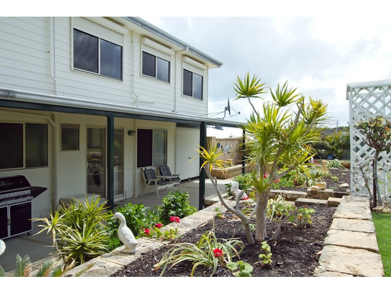 14 Larwood Elbow, Seabird WA 6042