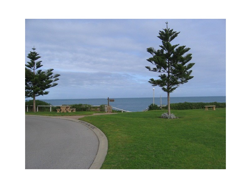 17/1 Williams Way, Seabird WA 6042