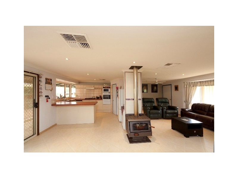 11 Prunster Road, York WA 6302