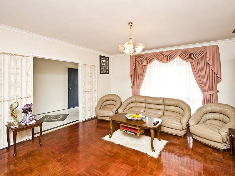 4 Poincaire Street, Stirling WA 6021