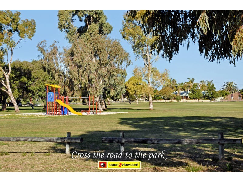 54 Axminster Street, Warnbro WA 6169
