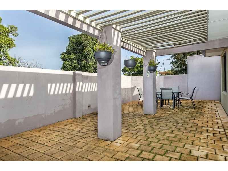 1/207 Scott Street, Cloverdale WA 6105