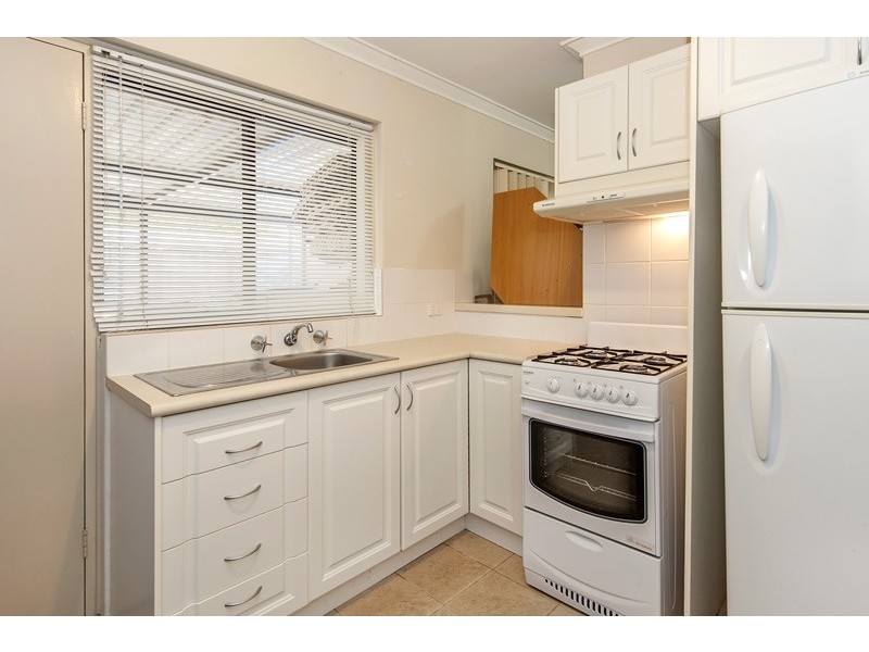 8 Foster Court, Calista WA 6167