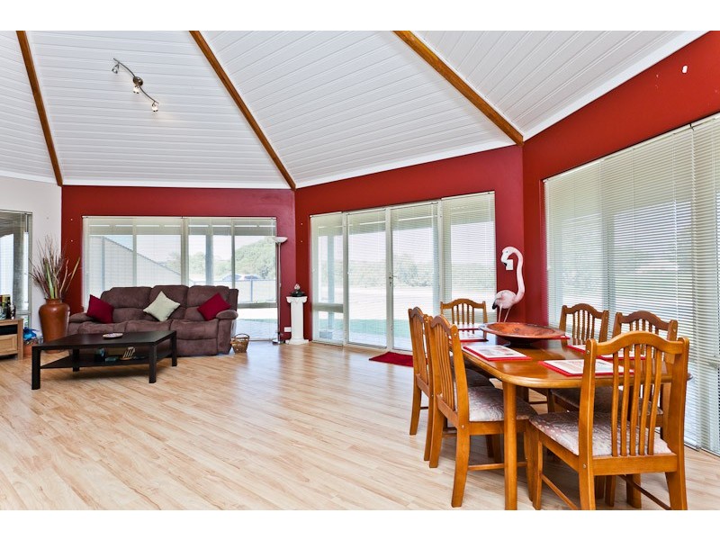 5 Hudson Street, Seabird WA 6042