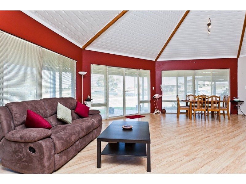 5 Hudson Street, Seabird WA 6042