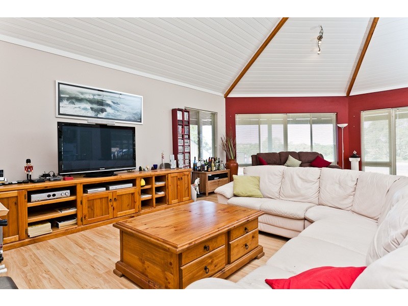 5 Hudson Street, Seabird WA 6042