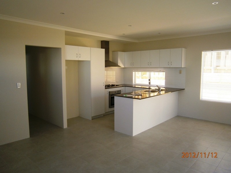 4 Everlasting Road, Yanchep WA 6035