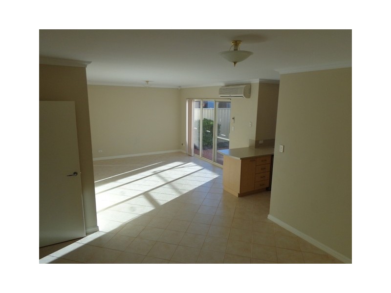 2/8 Dudley Street, Midland WA 6056