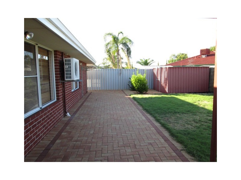 8 Guadalupe Drive, Ballajura WA 6066