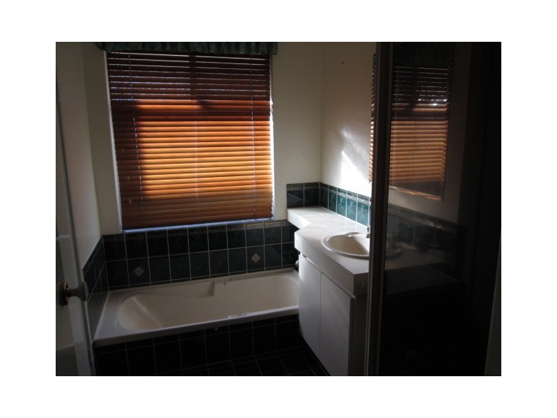 8 Guadalupe Drive, Ballajura WA 6066