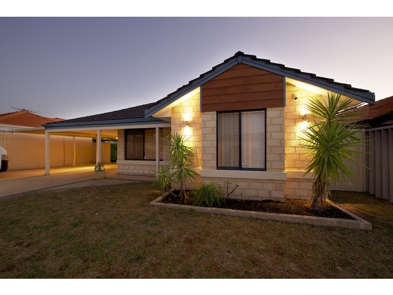 8 Morolo Street, Seville Grove WA 6112