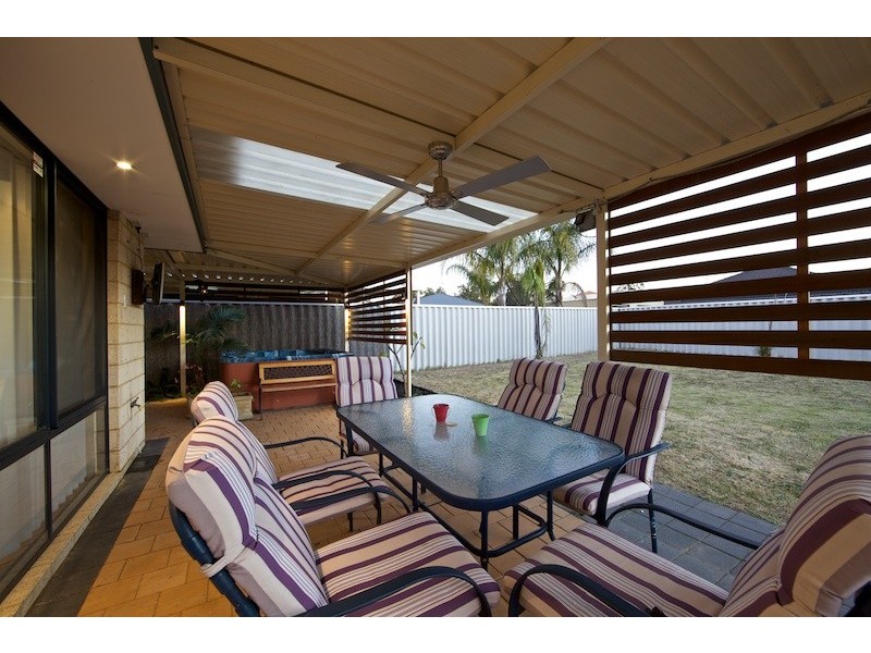 8 Morolo Street, Seville Grove WA 6112