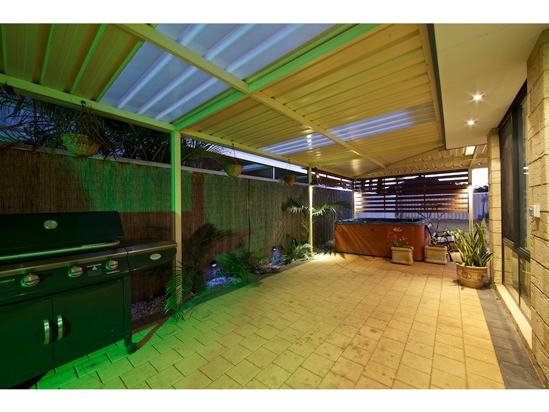 8 Morolo Street, Seville Grove WA 6112