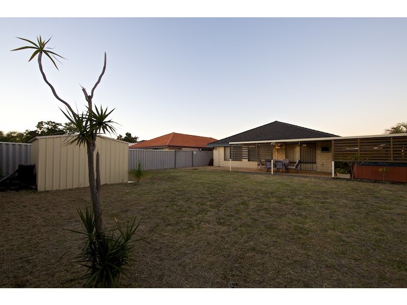 8 Morolo Street, Seville Grove WA 6112