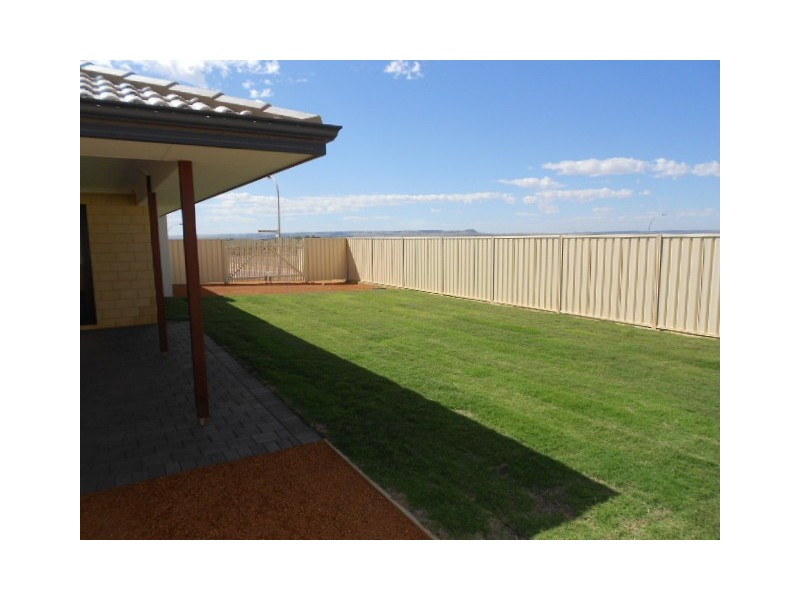 15 Wanderer Concourse, Wandina WA 6530