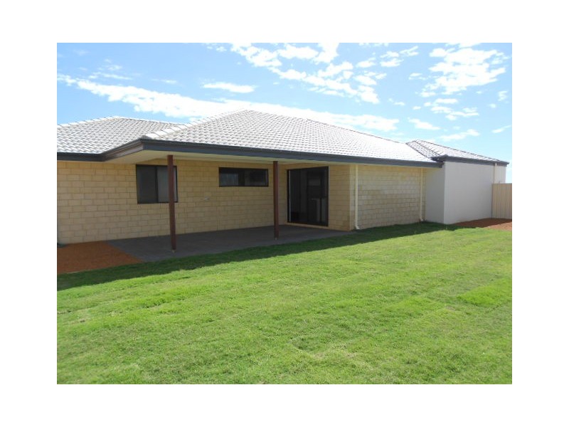 15 Wanderer Concourse, Wandina WA 6530