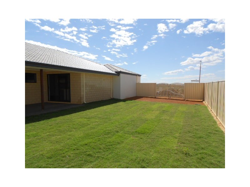 15 Wanderer Concourse, Wandina WA 6530