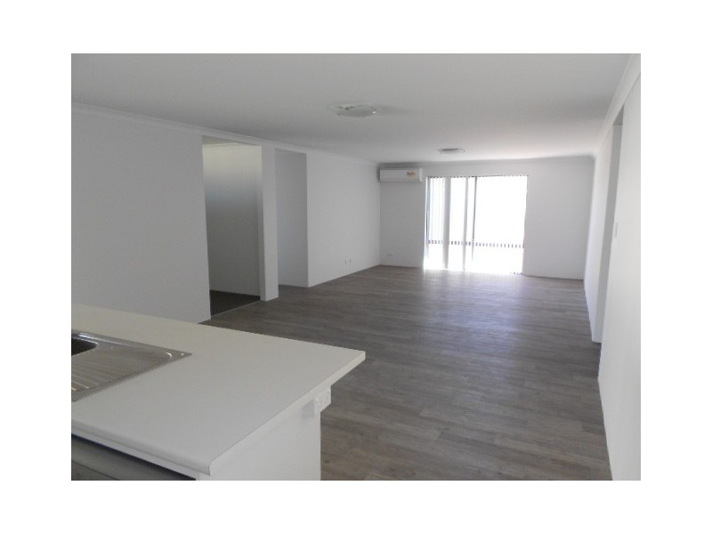 15 Wanderer Concourse, Wandina WA 6530