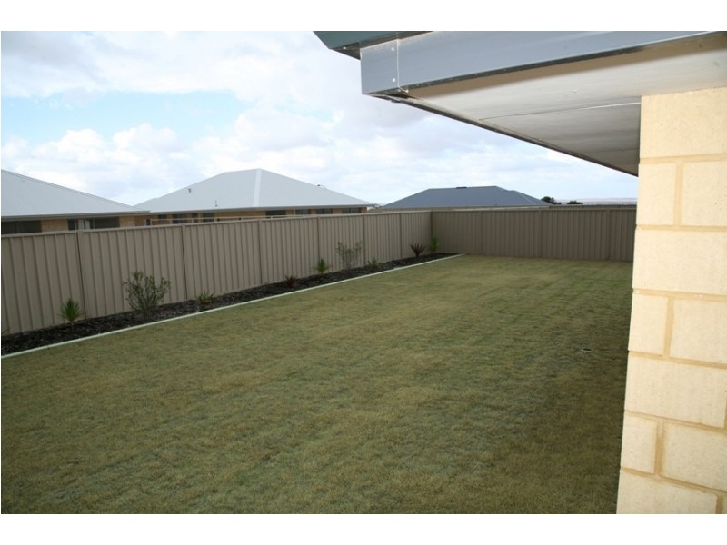 52 Derna Parade, Wandina WA 6530