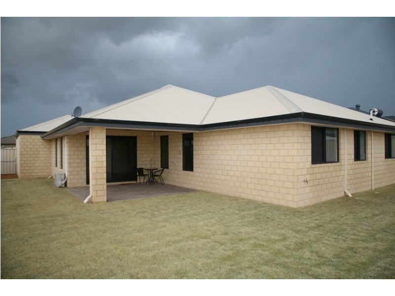 52 Derna Parade, Wandina WA 6530