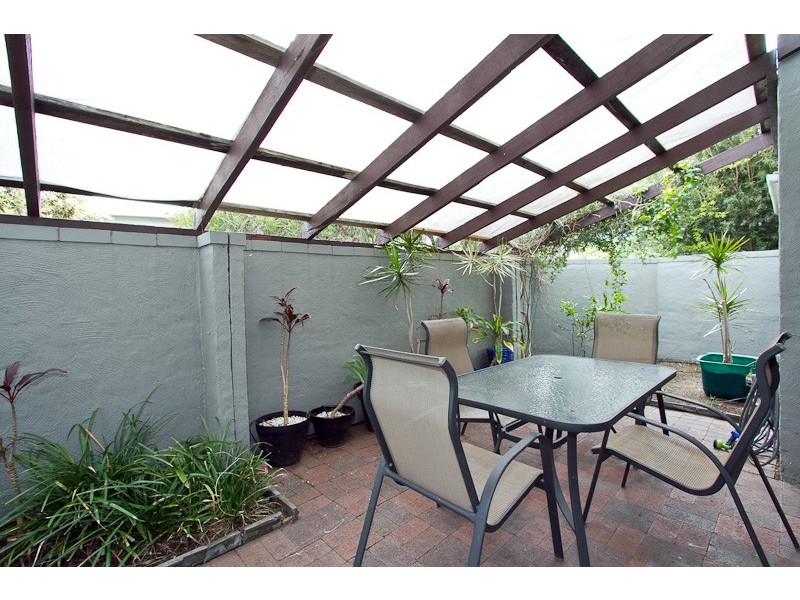 2/23 Kinsella Street, Joondanna WA 6060