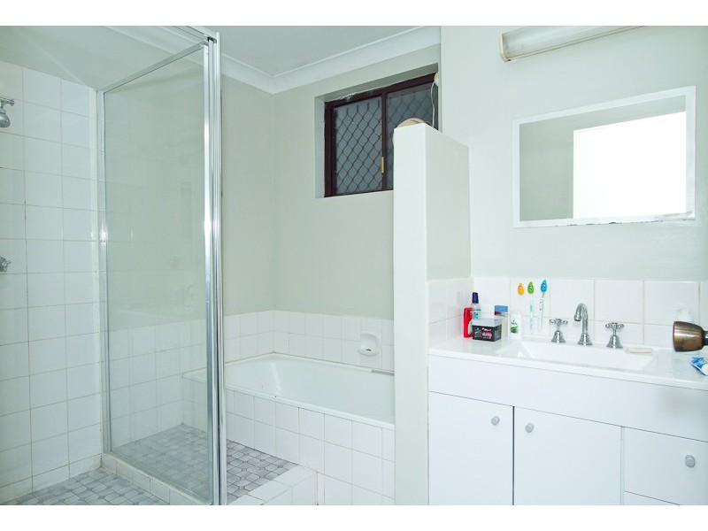 2/23 Kinsella Street, Joondanna WA 6060