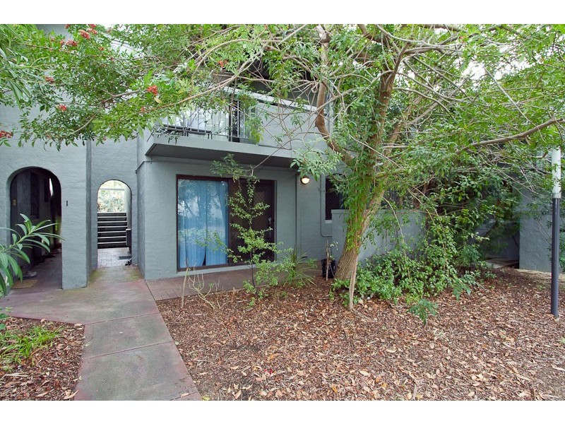 2/23 Kinsella Street, Joondanna WA 6060