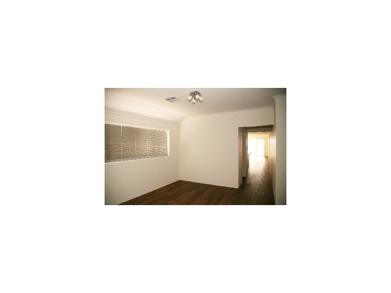 42A Derna Parade, Wandina WA 6530