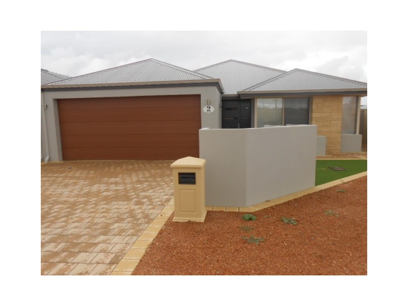 2 Niobe St, Wandina WA 6530
