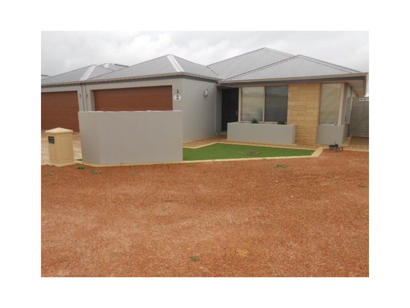 2 Niobe St, Wandina WA 6530