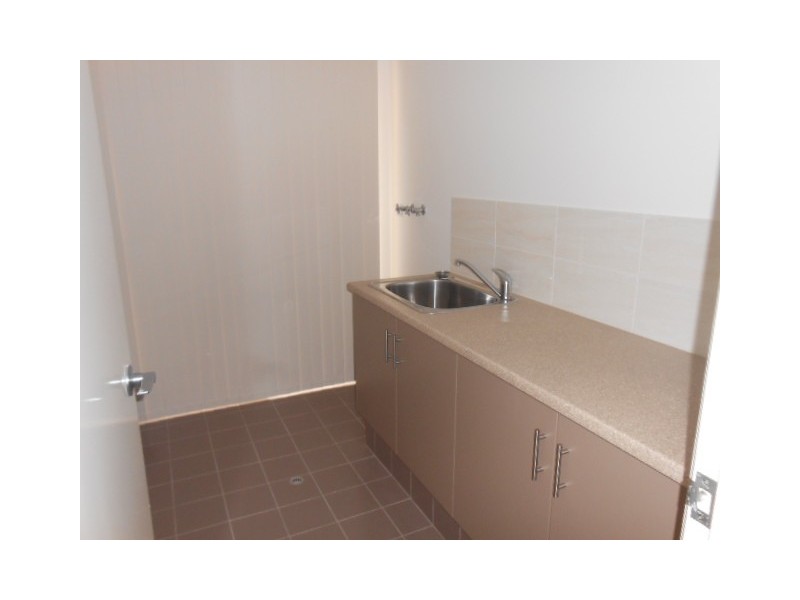 2 Niobe St, Wandina WA 6530