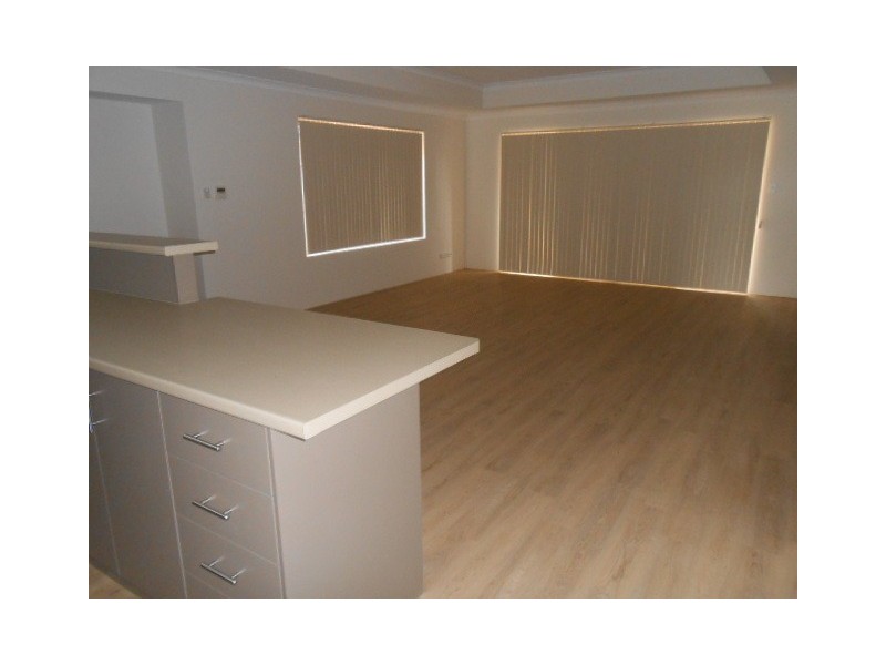 2 Niobe St, Wandina WA 6530