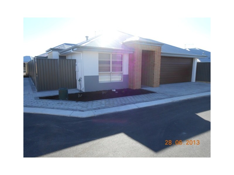 9/30 Arava Circle, Aveley WA 6069