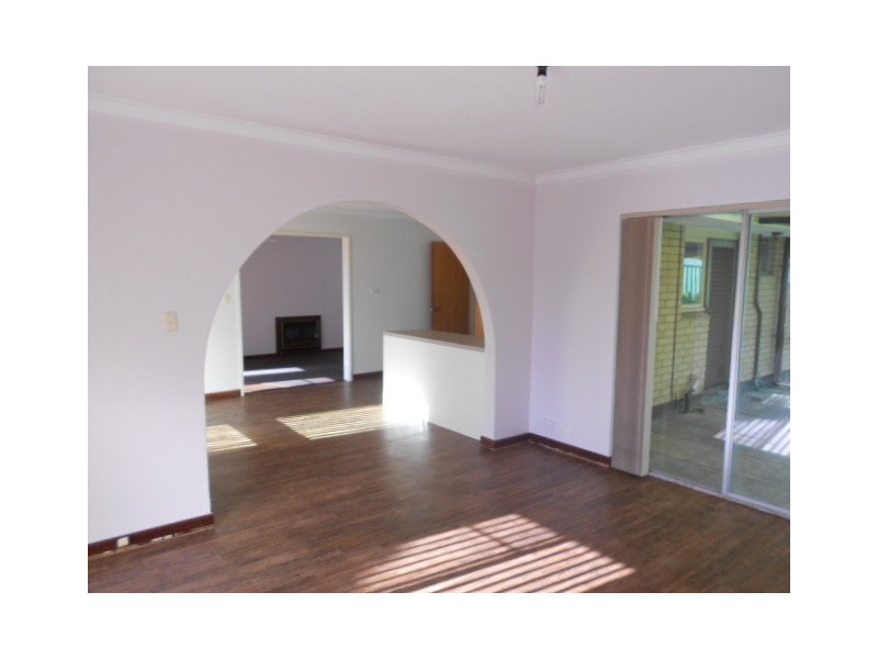 4 Cheviot Place, Dianella WA 6059