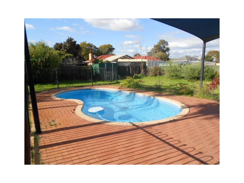 4 Cheviot Place, Dianella WA 6059