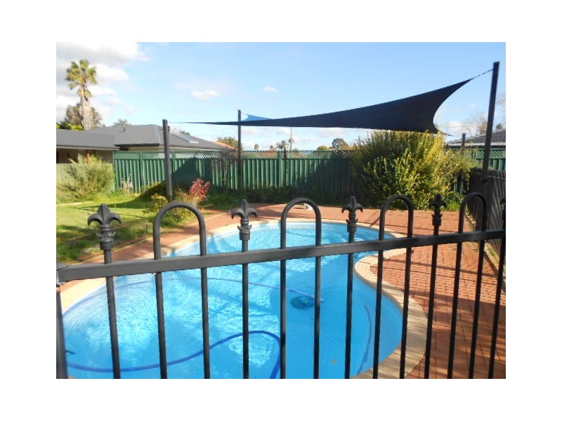 4 Cheviot Place, Dianella WA 6059