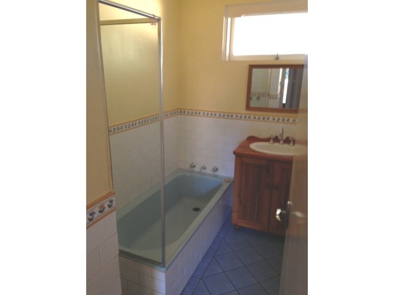 16 Macao Street, High Wycombe WA 6057