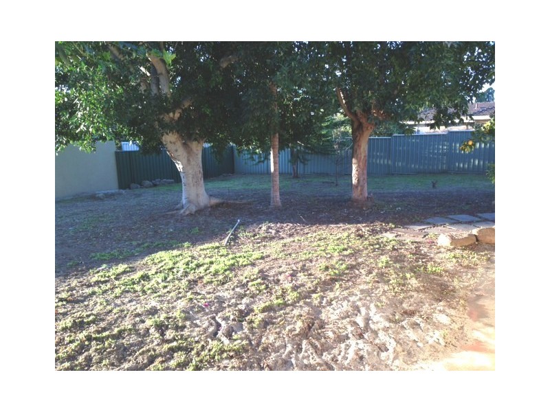 16 Macao Street, High Wycombe WA 6057