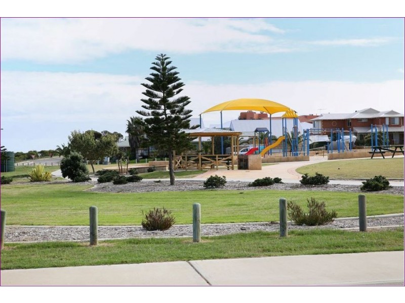 36 Lugger Outlook, Glenfield WA 6532