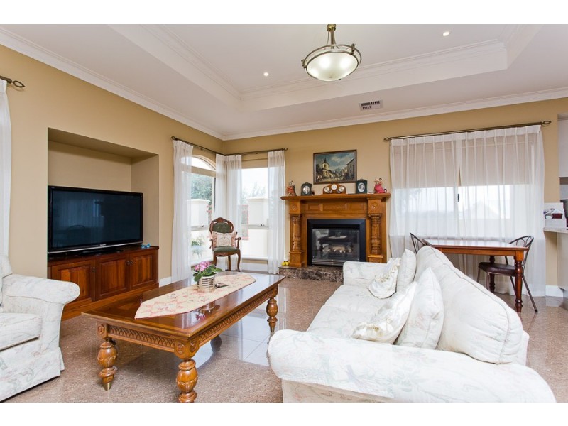 1 Dean Street, Karrinyup WA 6018