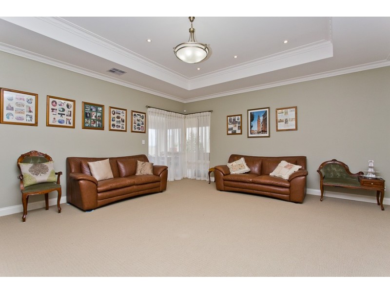 1 Dean Street, Karrinyup WA 6018