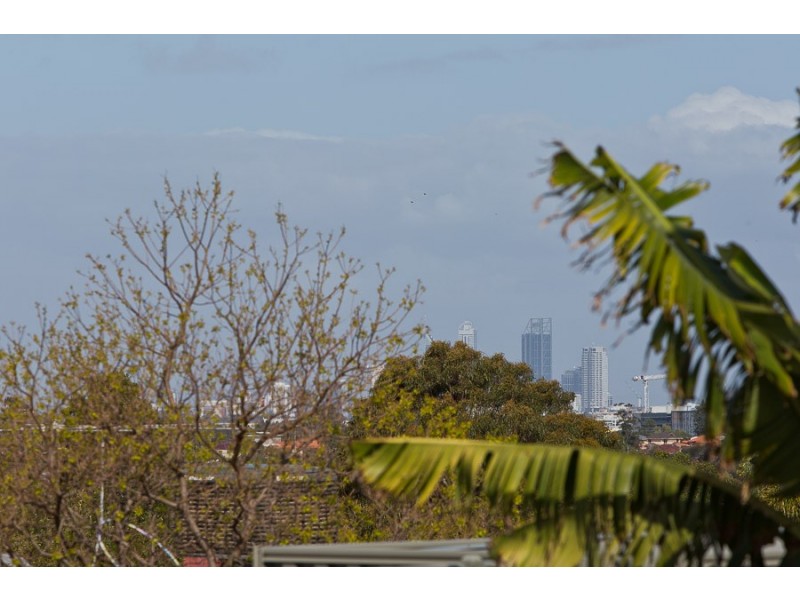 1 Dean Street, Karrinyup WA 6018