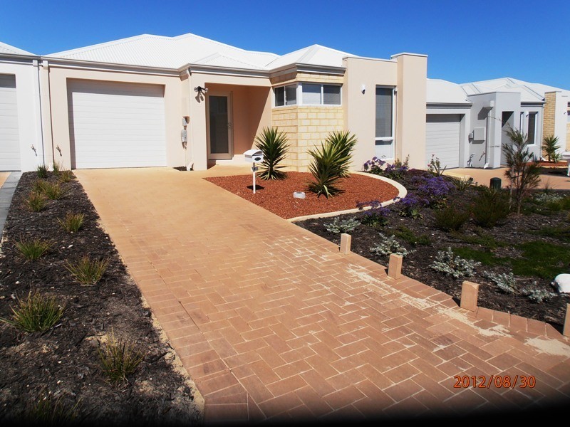 16 Sugarbush Way, Yanchep WA 6035