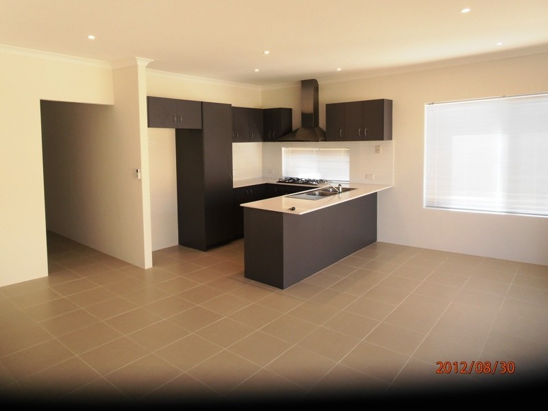 16 Sugarbush Way, Yanchep WA 6035