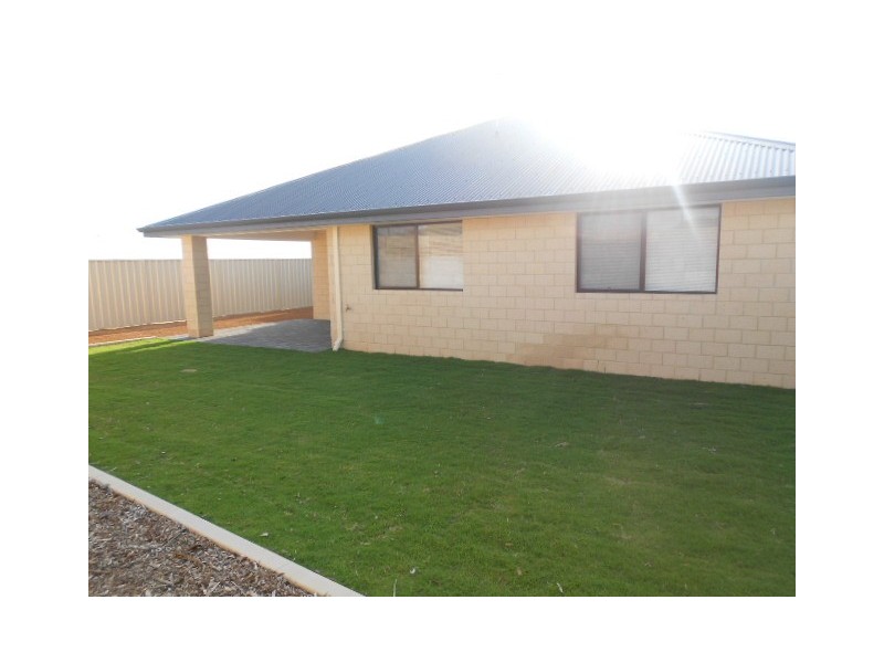 27 Mistral Crescent, Glenfield WA 6532