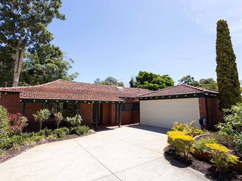 79 Regency Drive, Thornlie WA 6108
