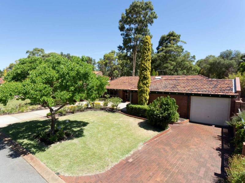79 Regency Drive, Thornlie WA 6108