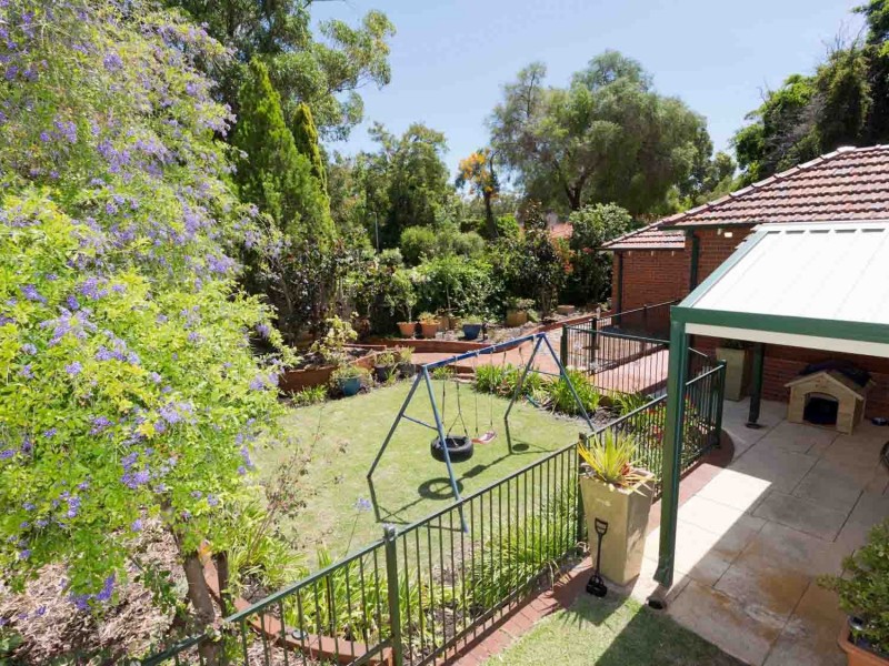 79 Regency Drive, Thornlie WA 6108