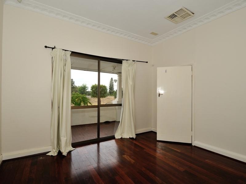 166 Railway Pde, Bayswater WA 6053